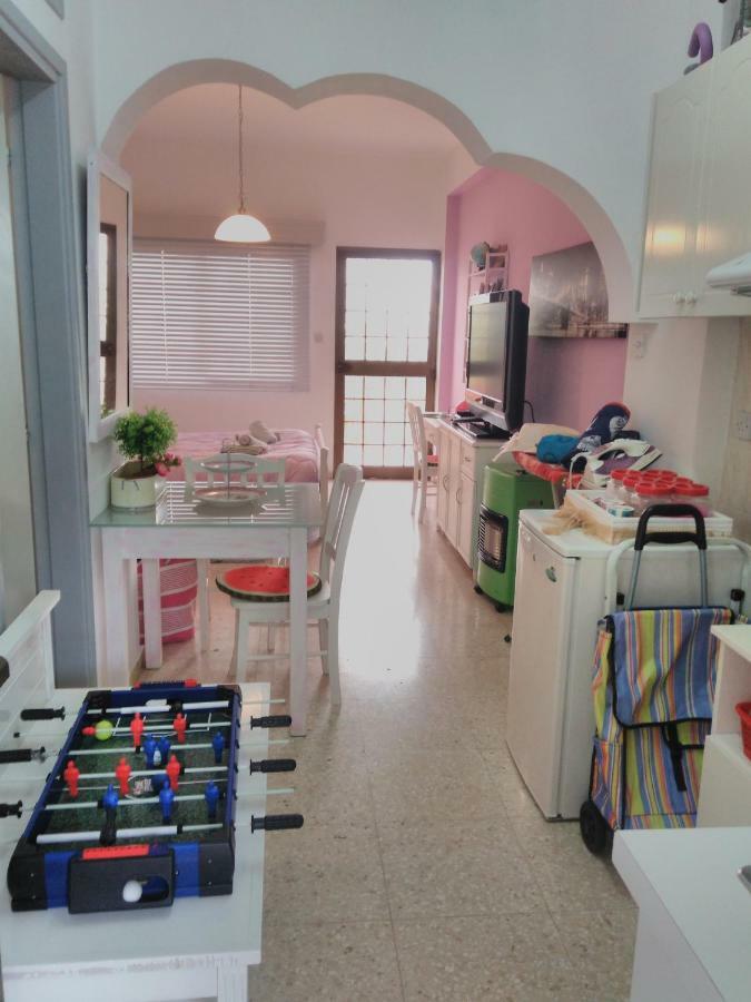 Yiota'S Cute Studio Pafos Exterior foto