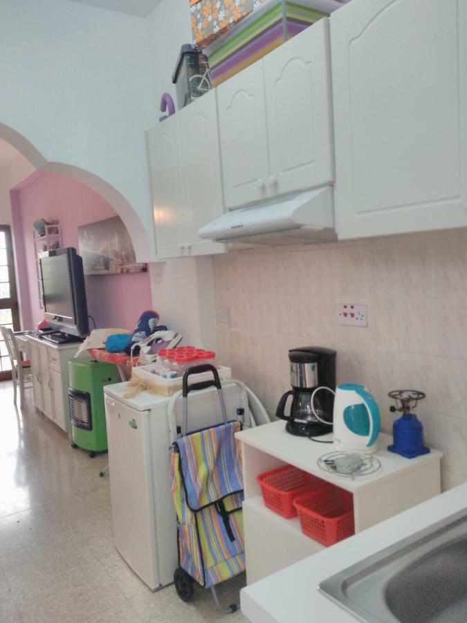 Yiota'S Cute Studio Pafos Exterior foto